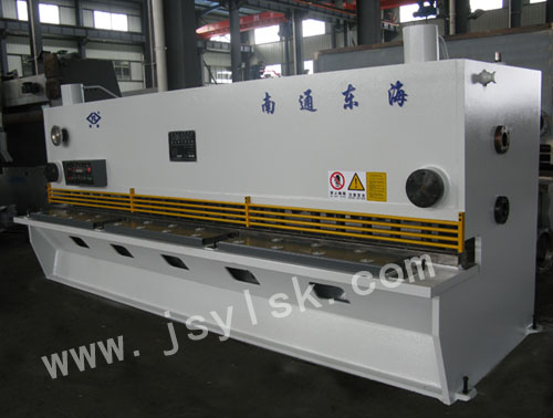 QC11Y-10*4000液壓閘式剪板機(jī)